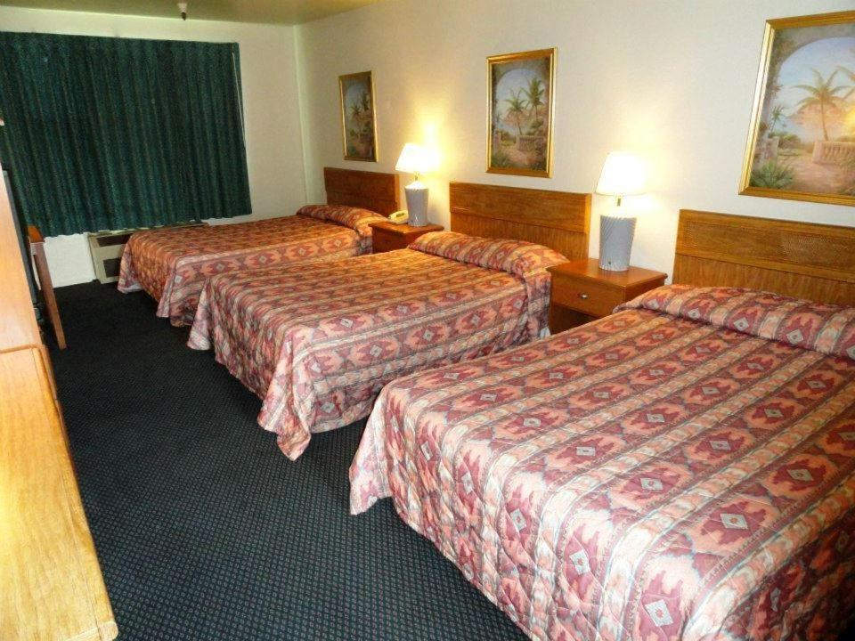 Applegate Inn Atwater ภายนอก รูปภาพ