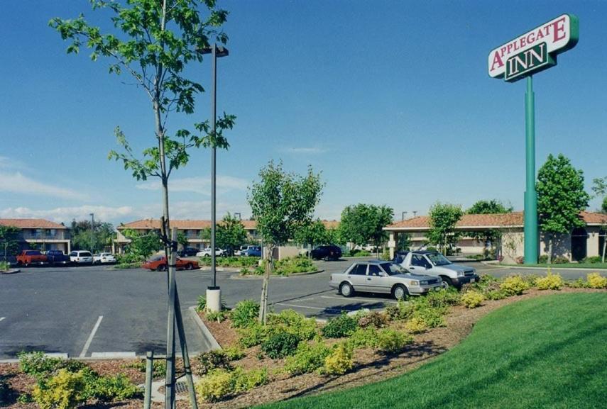 Applegate Inn Atwater ภายนอก รูปภาพ