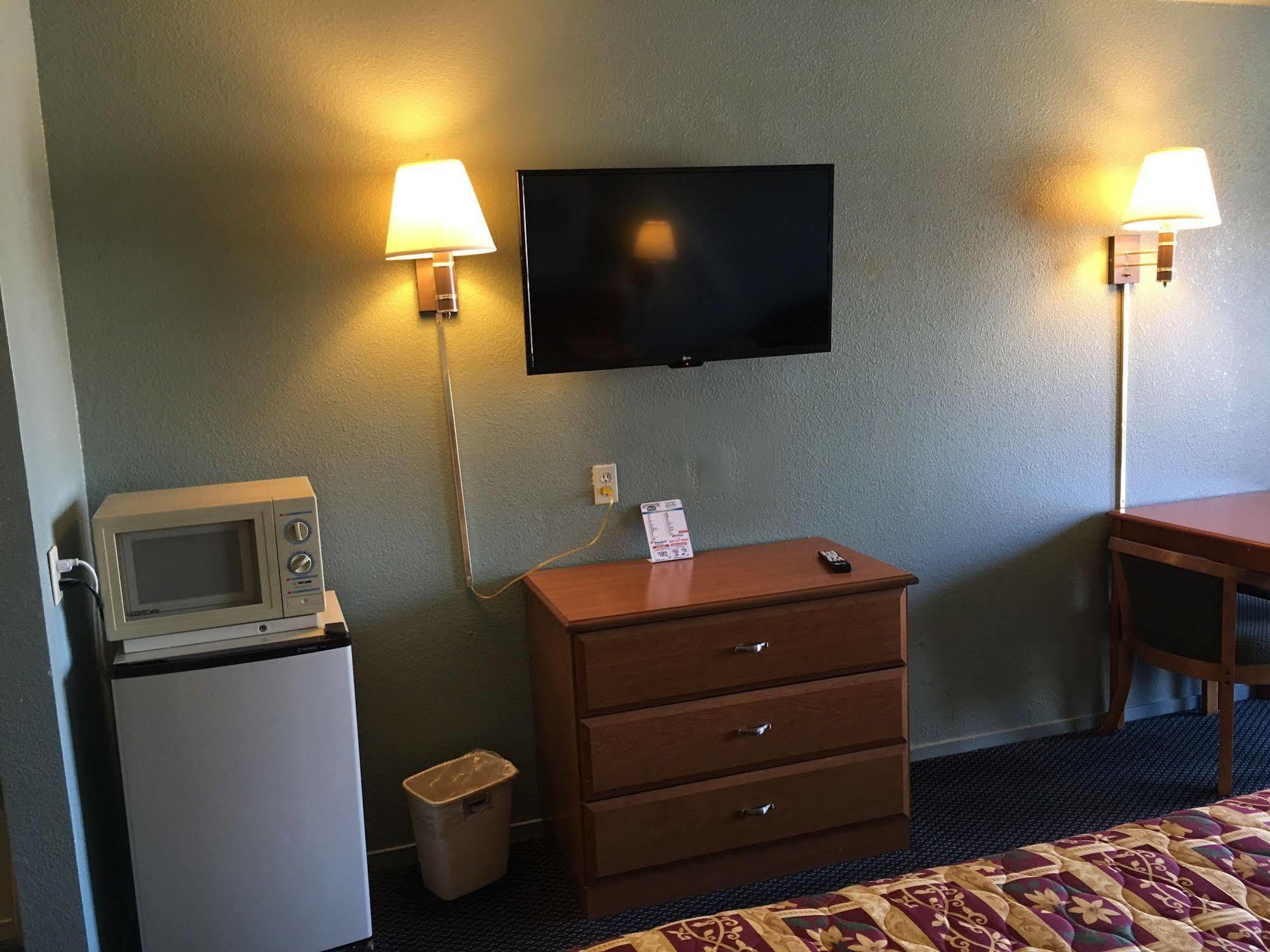 Applegate Inn Atwater ภายนอก รูปภาพ