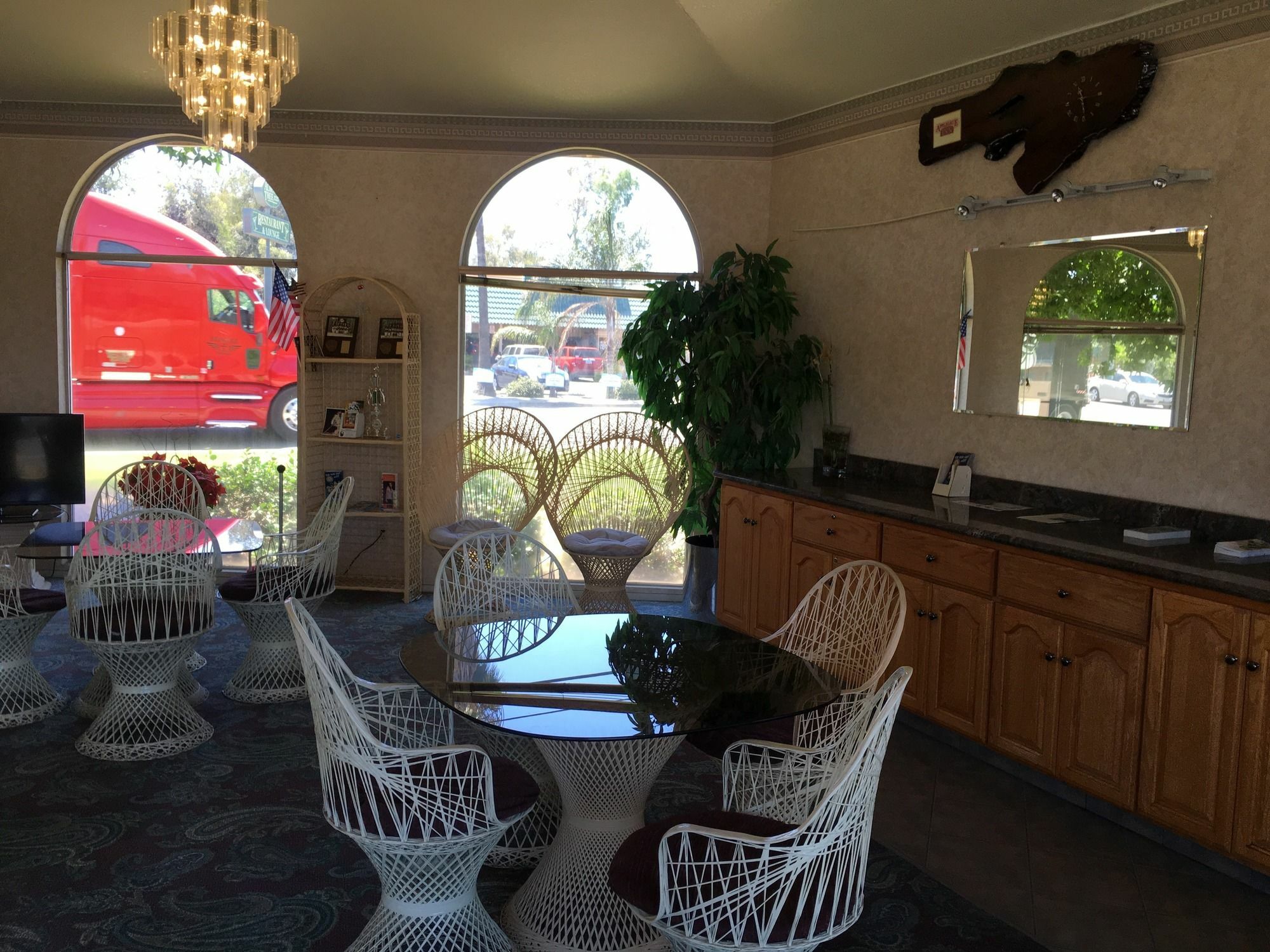 Applegate Inn Atwater ภายนอก รูปภาพ